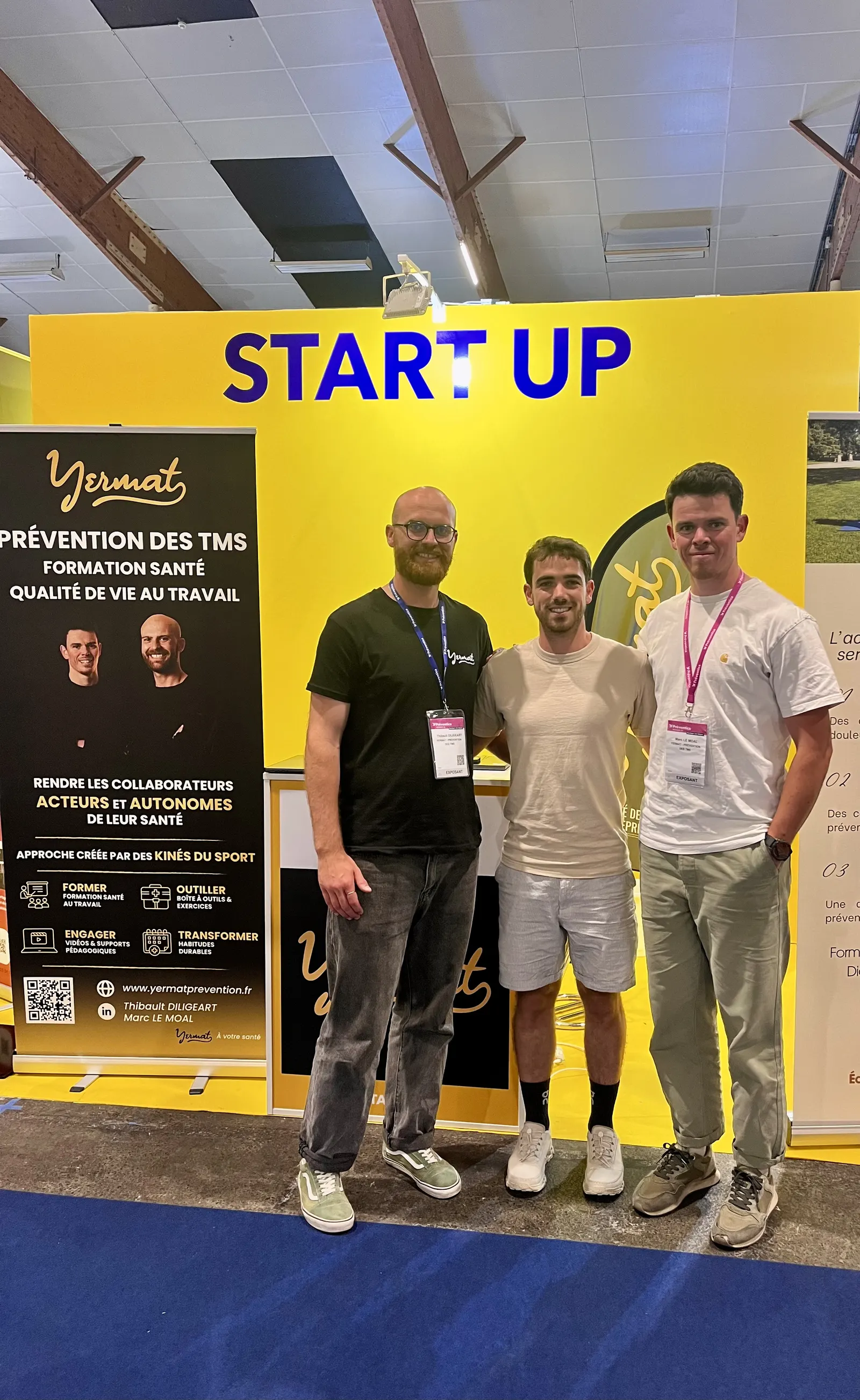 L'équipe YERMAT devant son stand sur l'espace start-up du salon Préventica